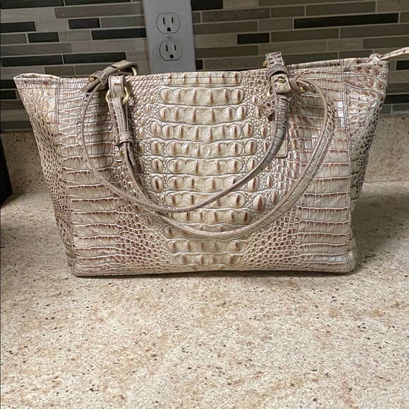 Brahmin large, tan tote - Picture 5 of 11